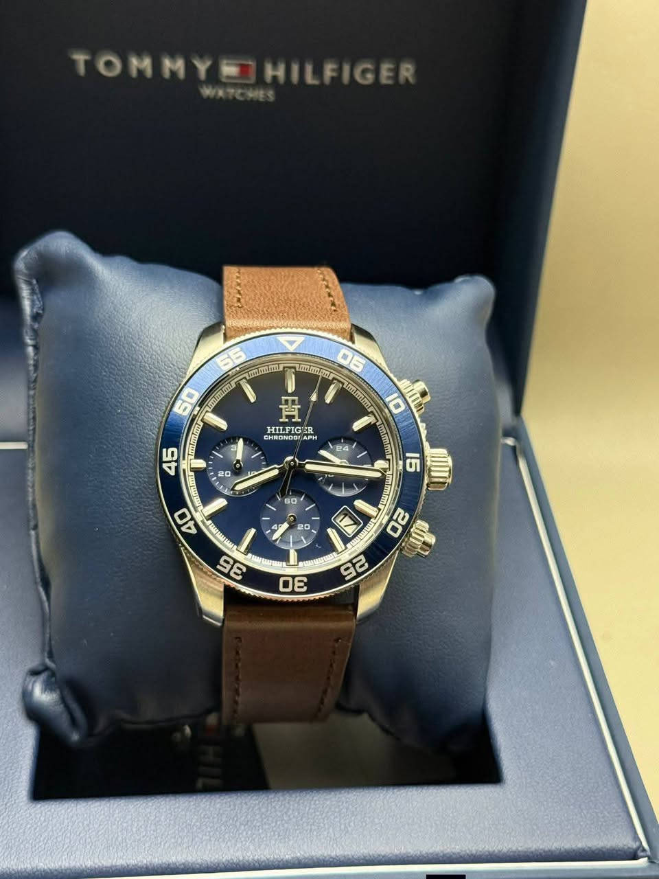 #مزااااااد

فتح باب الساعه 50$ دولار والرفعه 5$ دولار 

لطفا اعتمد برقمك وعنوانك الكامل عالخاص 

والتوفيق للجميع 

تومي هيلفيغر الجميله

اصدارات 2025 من احدث واجمل الاصدارات

 #اصلي #وكالة
مينه مميزه
قطر 41
مقاومة للماء 50
كرونغراف
سناتر شغالة
نافذه تاريخ
اميال وارقام لامنوس 
جلد اصلي 
منفذ للتاريخ

كامله المرفقات 

توصيل متوفر لجميع محافظات العراق.


**إذا كنت صاحب هذا الإعلان وتريد حذفه لأي سبب، رجاءا أرسل رسالة إلى الدعم الفني**