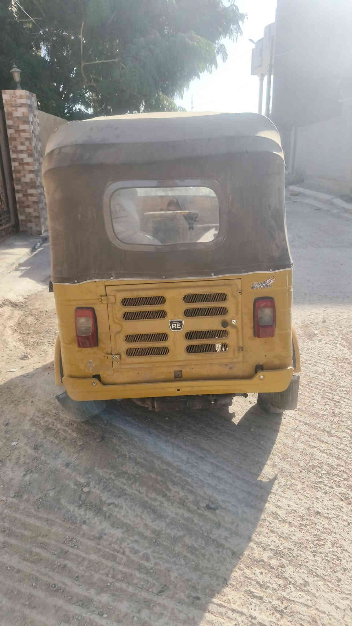 السلام عليكم للبيع تكتك أوراق المصطفى أصولي موديل 2019 كهربائيات كله شغاله المحرك مفتوح بس لا تنقيص ولا تبخير السعر 40000 وبيه مجال المكان واسط قضاء الاحرار الشراي يتصل ***********
