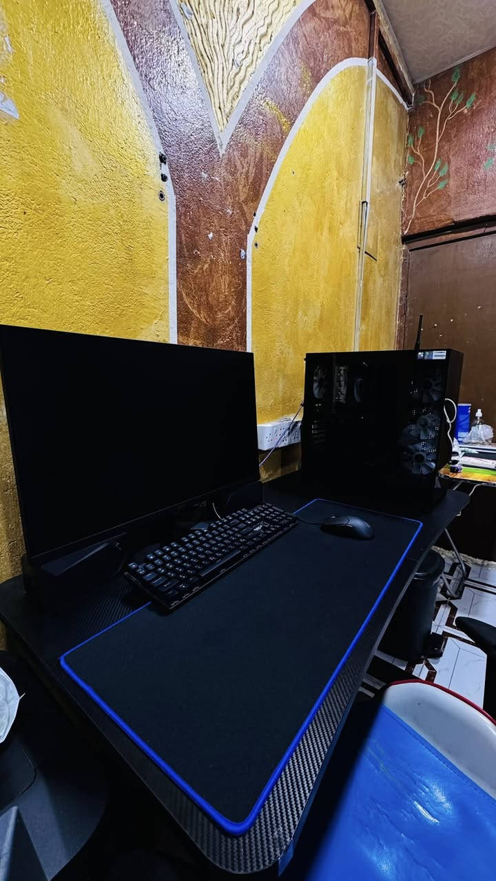 اسم الجهاز DESKTOP-BLH5BNG
المعالج AMD Ryzen 5 7600 6-Core Processor (3.80 GHz)
ذاكرة RAM المثبتة ‌‏32.0 غيغابايت (‌‏31.2 غيغابايت مستخدم)
بطاقة الرسومات NVIDIA GeForce RTX 5060 (8 غيغابايت)
AMD Radeon(TM) Graphics (486 ميغابايت)
مساحة التخزين تم استخدام 644 GB من 954 GB
نوع النظام نظام تشغيل بإصدار 64 بت ومعالج يستند إلى x64

السعر خاص 
مكاني البصرة توصيل ما عندي 
***********
