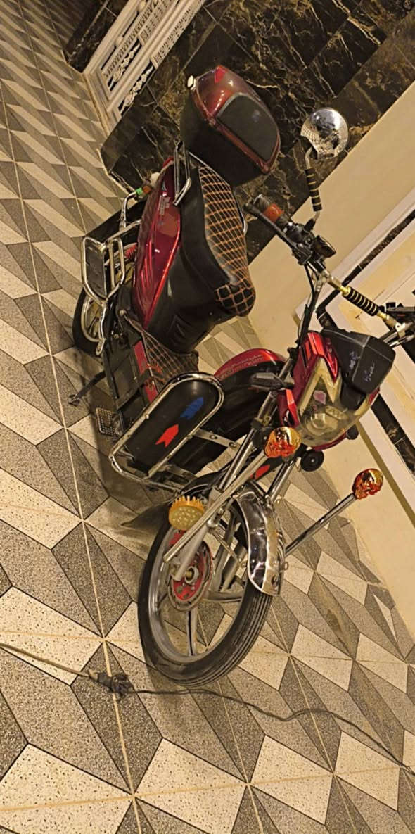 دراجه شحن هارلي للبيع بطاريات جديده ع فحص للأستفسار الأتصال ***********
