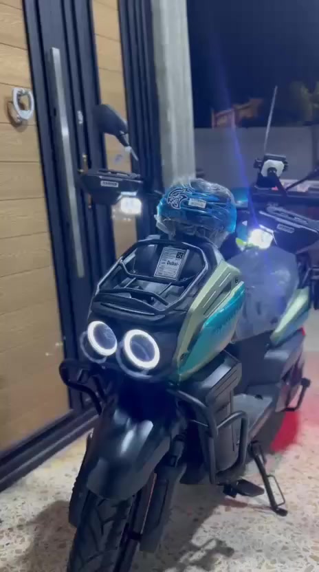 السلام عليكم دراجه اباجي للبيع نوعيه دايوان ليثيوم موصفاته معروفه 30امبير دراجه بعده جديده موصفات 
1.Rرجوع للخلف 
2رماش 
3مثبت سرعة 
4نضام P دكمه 
5هورن 
6Mنظام تبديل لنمر 
7.دبل اشاره +يمين يسار 
وشديتله جنط صفاحيات تريدهن ويه لماطور ابيعهن تريد افصخهن 
8ويل نجمه اسود تايرات جدد 
9ملف 2000w
10نشرات تحت جنط لصفاح لون احمر 
11لايت عالي ناصي عدسه. 
ماطور كله شغال مكاني انبار صقلاويه اي استفسار تواصل خاص
***********
مكلف بالنشر  
سعر خاص
