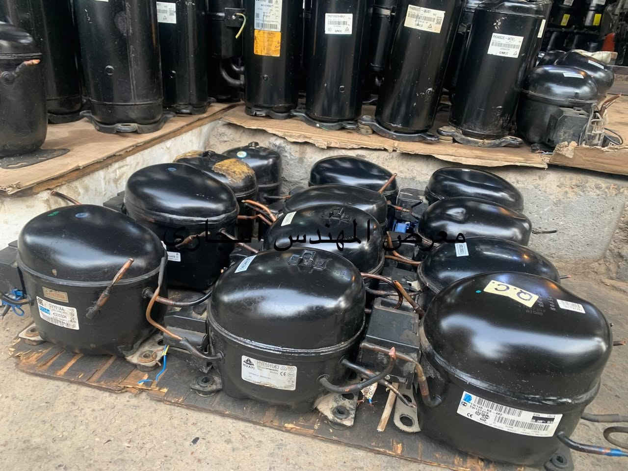 معرض المهندس 
لبيع كافة انواع واحجام الضواغط المستعملة المستورده (براد عارضة ثلاجة مجمده مكيف سبلت غرف التبريد والتجميد)
جملة -مفرد
بانسب الاسعار وضمان حقيقي 
كافة الضواغط مصنعه خصيصًا للأجواء الحاره 
خدمة توصيل كافة انحاء العراق 
العنوان بغداد السنك مقابل جامع سلمان النقيب 
بادارة مهندس اسامه وابو حنان 
للاستفسار *********** واتساب او علئ الخاص@إشارة
