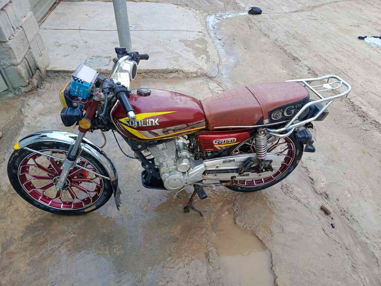 السلام عليكم للبيع دراجة نارية نوع سونك  مديل 2024
الدراجة النضافة كدامك بي خيط تبخير 
كهربائيات شغالة سلف شغال بي منفيس 
العنوان سامراء  السعر 600 الاف وبي مجال *********** 📞
