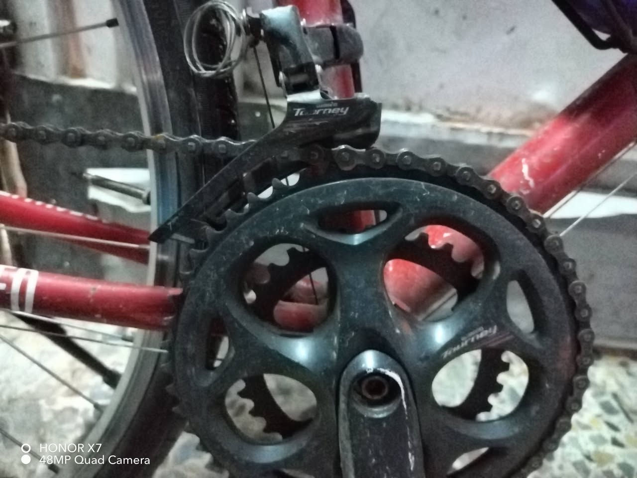 باسكل رود كلاسك حجمه اطار( c700 (28 *32 قياسه فريم xs ٤٨ المنيوم
سيتم بريكات تاكيترو يدات و طواكه
سيستم شيمانو تورني عكرب و نقال و صينيه حجم صينيه( ٥١ و ٣٤ ) سن 
مكينه خلفيه ٧ نمر شيمانو
كامل مكمل مناقصي شي
اطارات كيندا الاصليه جديد
وزنه خفيف سعره ١٥٠ الف مكان حي العامل بغداد ***********
