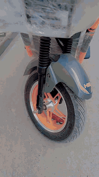 مع كل اسف رجال ينطي كلمه ما يجي ليش خلتني مسح منشور هسه تصل عليك ما جاوب
(تم عاد نشر سبب وعد كااذبه)
دراجة #شحن_H900 gt عدد بطاريات 5 ملف 2000
فول مواصفات
نضافة فول مثل ما معروض بالصوره
#السعر_550000 بيها مجال شي قليل )
             (#جماعت_٤٠٠_لحد_رااسل ) 
عنوان كركوك
رقم موبايل ***********
ماصر ٣٠ من خذتها
