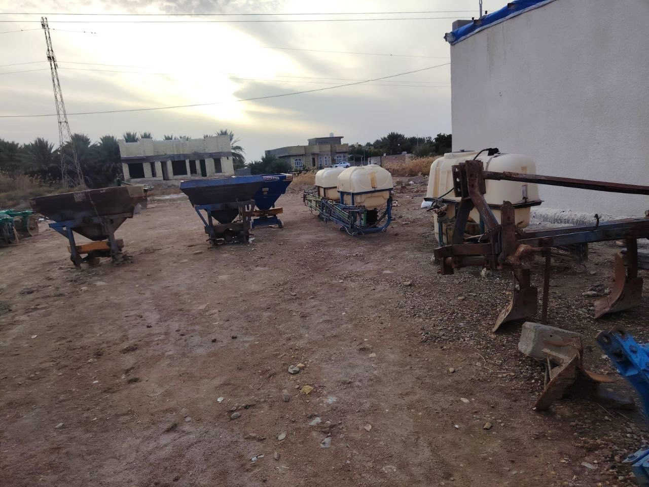 السلام عليكم معدات زراعيه لبيع العنوان واسط النعمانيه رقم تلفون ***********
