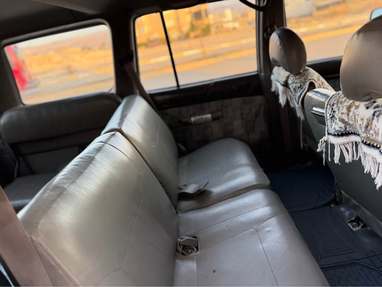 په ترول مويل ٢٠٠1كيرو مه كينه و ته بريدو هه موو به شه رته ناوى نيه له حا سيبه ى به غداد ٤ تايه وويلى نوى له بنه  سيا ره كه غازو به نزينه  هه موو كياتى به شه رته  بو ياغ ٢ پارجه و په له كى كه مى بو ياغه بى دعم و ليدان هه موو كيانى به شه رته مالى دو سته  هه موو شتى له سه ر بيلادى ما يته وه 
سعرى 85
***********
*********** كويسينجاك, أربيل
