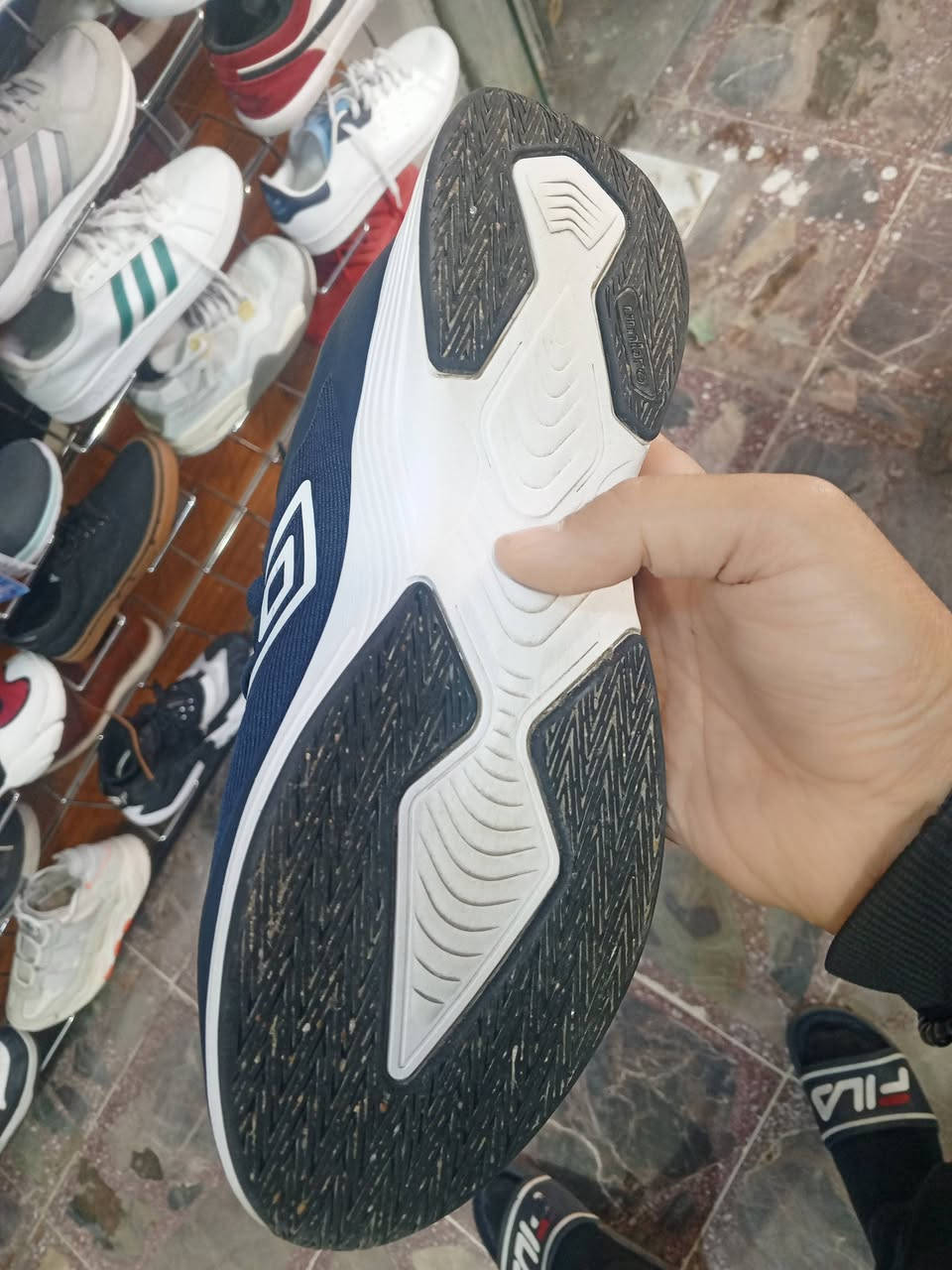 احذيه بإله قياس 46  طول القدم 30
السعر 40 مع التوصيل


**إذا كنت صاحب هذا الإعلان وتريد حذفه لأي سبب، رجاءا أرسل رسالة إلى الدعم الفني**