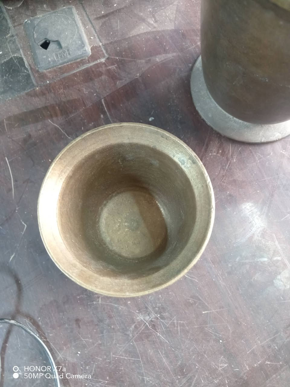 هاون صب نحاس ثقيل
وزن 5ونص كيلو ارتفاع 17
عرض 18نضيف جدا جدا
انتيكا قديم
التواصل خاص


**إذا كنت صاحب هذا الإعلان وتريد حذفه لأي سبب، رجاءا أرسل رسالة إلى الدعم الفني**