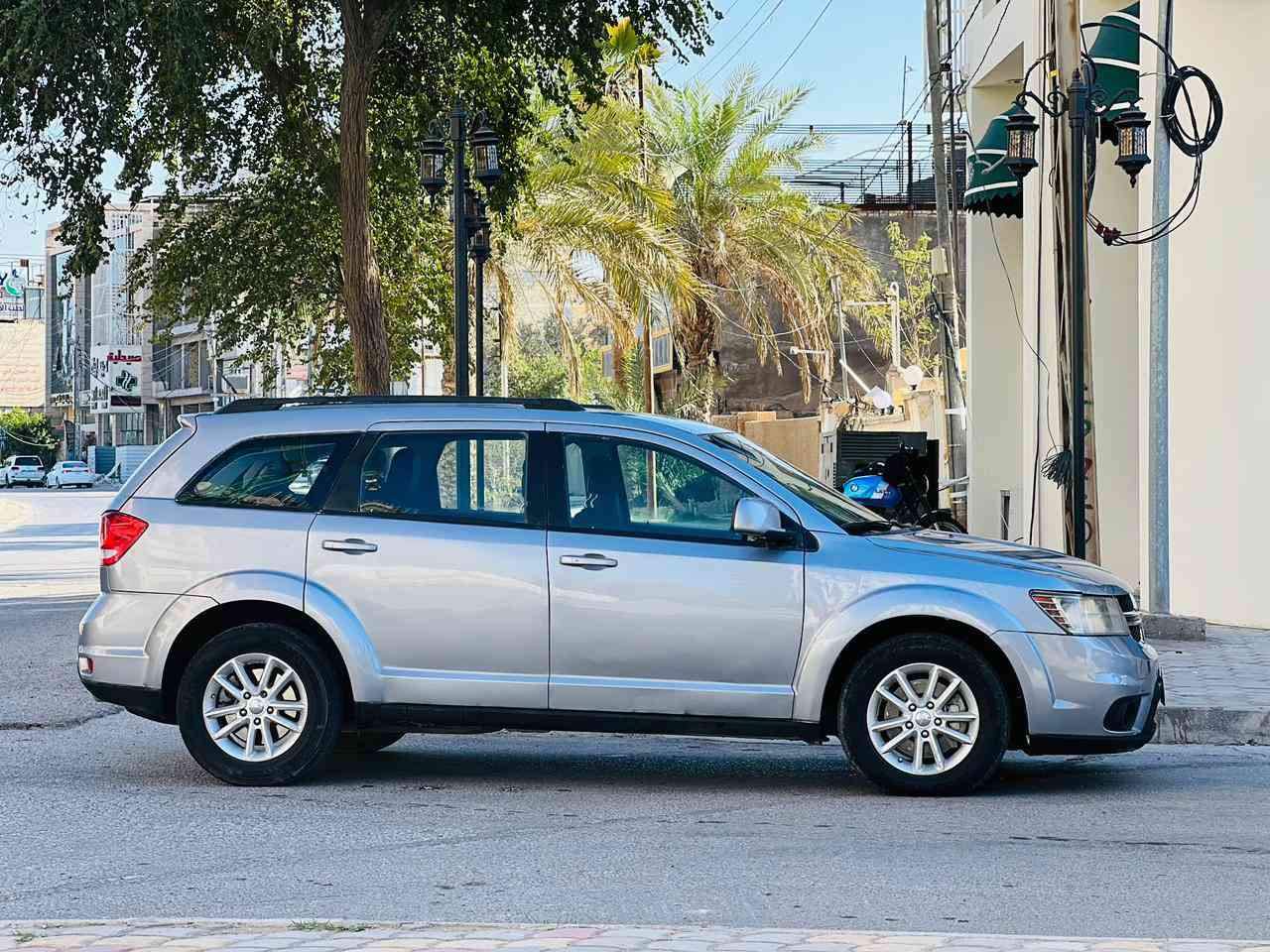 جورني مديل 2016 سعر 113 قابل للتفاوض الاستفسار اتصل *********** وارد أمريكي حادثها جاملغ فقط بدون دواخل وبيها مكانات صبغ اثر جراد بدون دواخل مواصفات فول بصمه تشغيل بصمه أبواب تحكم ستيرن شاشه كبيره كامره خلفيه مكينه سته 6️⃣ سلندر مكينه وكير مكفولات حداديه جديده تخم تاير تبريد 3 قطع 7 راكب مري كهربائي اشاير مري رقم بغداد مشروع وطني سنويه 29 مكان سياره كربلاء
