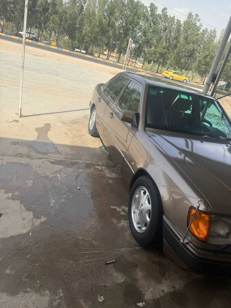مارسدس مكينه بلادي موجودة في بابل سعر 65وبيها مجال الشراي بس كيرها كايم سياره نضافه فول تجي وشوفها بعينك بيع مستعجل ***********
