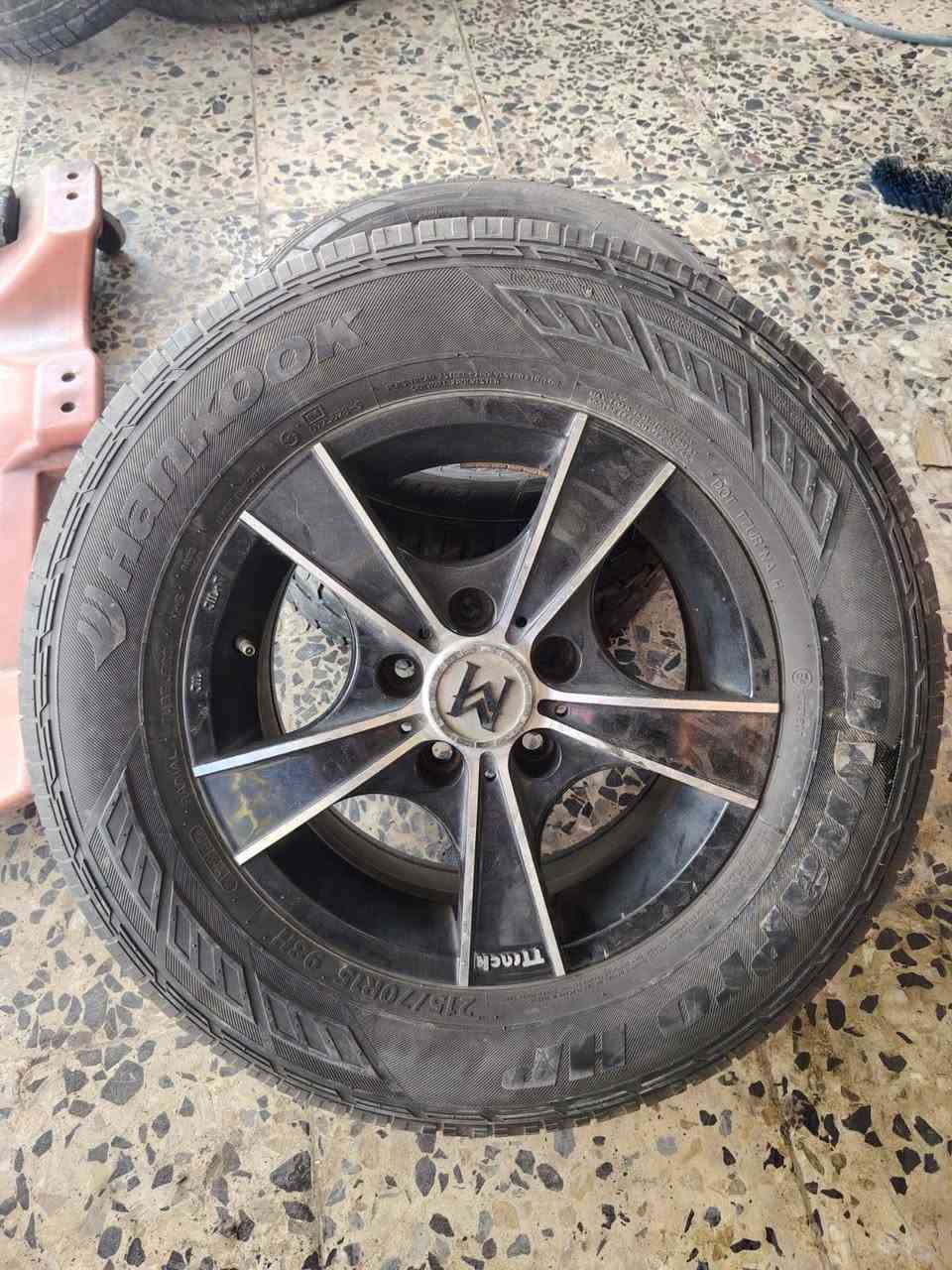 تخم تاير كوري قياس 15R70/215
مع تخم ويل كب 
للاستفسار  ***********
