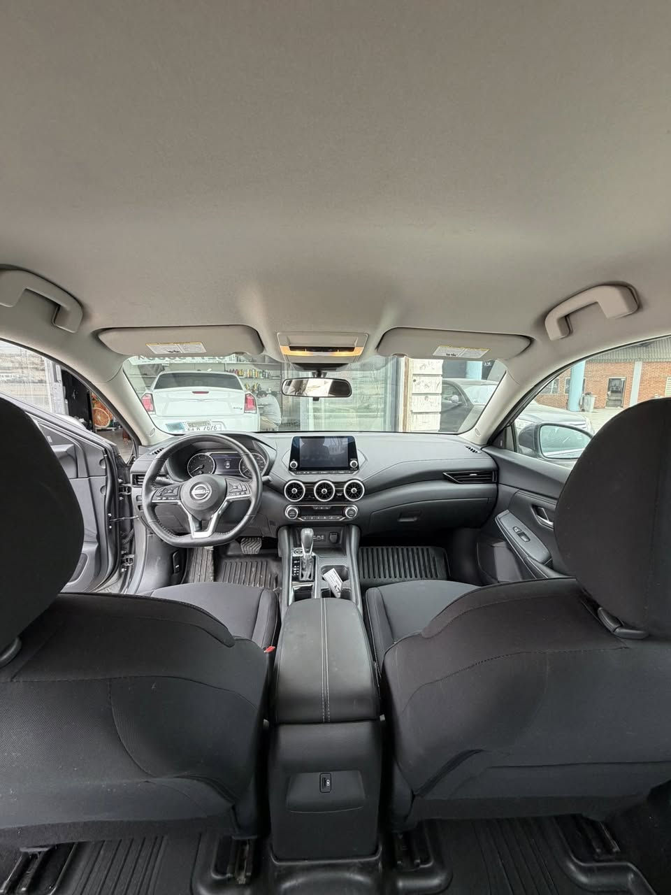 نيسان سنترا 2025 ماشي 5000مايل بدون ارباك بس عندة PDR طرف سائق مرفقة بصورة كاتي تترقم شمالي
***********
مكان سيارة كركوك
