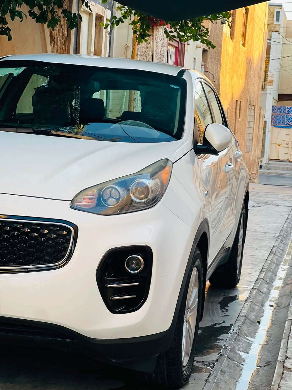 سلام عليكم للبيع سبورتج موديل 2019 امريكي محرك 2400 GDi زنون ابيض رقم اربيل الجديد ابو انكليزي تحويل ثاني يوم بيها قبق الجنطه صبغ فقط والباقي مكفول السعر السياره 155 ورقه وبيه مجال  السياره جديده بمعنه الكلمه مكاني فلوجه حي المعتصم قرب مول الفلوجه الرقم اسيا *********** /*********** اثير
