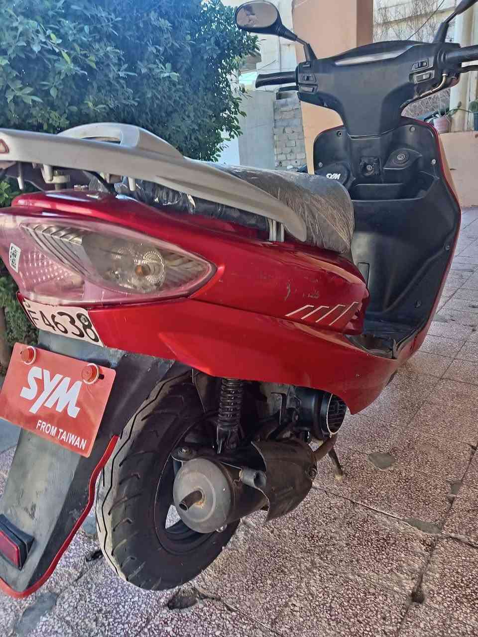 موطور سايم ابو عيون موديل 2018نظيف فول نعومه مامرررررقم سعر 550وبيه مجال بسيط مكانه رمادي*********** وات ساب فقط
