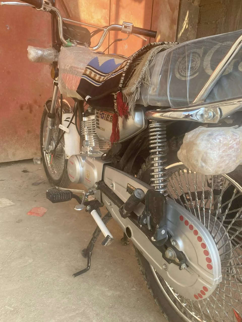 سلام عليكم
دراجه تايكر للبيع مديل 22 لون رصاصي اوراق اصولي معرفت السعر خاص او الاتصال عله الرقم *********** المكان سده الهنديه المهناويه قرب مرقد بنات الحسن الهاشميات
