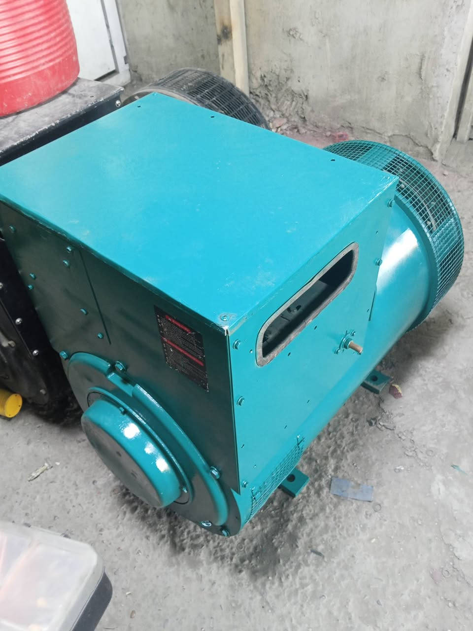 متوفر جنريتر  راس توليد  ستانفورد متوفر ضمان عنوان بغداد عويريج.     ***********/***********
350KVA ملفوف 25 $
300KVAابلادي 25 $
250KVAملفوف 18$
200KVA ملفوف 18$
100KVA ملفوف 12$
