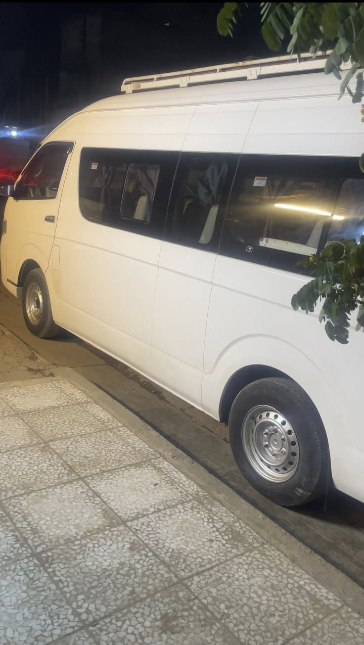 سلام عليكم هايكر موديل 2016 حره رقم بغداد تحويل ثاني يوم ماشيه 145 سيارة نظيفة مكينه مكفوله ومامفتوحه 17 راكب بلادي درع وسيبايه ويل هايسا باب كهربائي والتنته مغلفه شراي اتصل مامتواجد على الفيس بوك ***********
