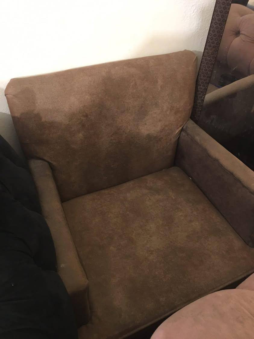 صوبة زيتية للبيع ب ٤٥ الف 
كراسي ٤ ب ٤٠ الف وبيهم مجال
٣ كراسي ابيض عظم عاج ٣٠ الف 
وبيهم مجال  بغداد


**إذا كنت صاحب هذا الإعلان وتريد حذفه لأي سبب، رجاءا أرسل رسالة إلى الدعم الفني**