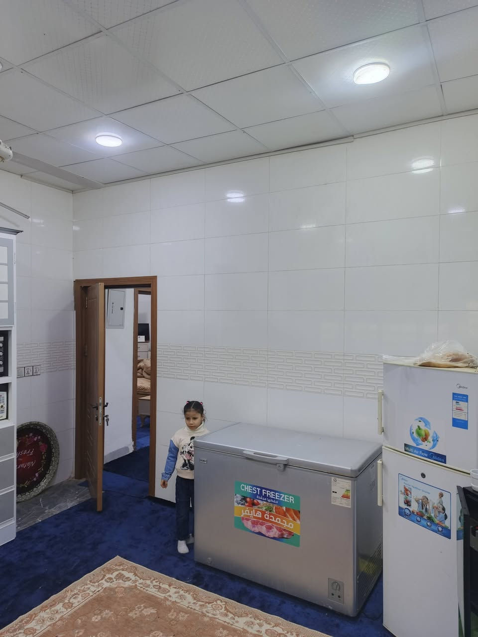 سلام عليكم بيت بحي المين شارع فيتر الامير يبعد عن شارع دقيقتين مشي بيت مساحته 140متر واجهيه ثمانيه ونصف نزال صطعش نص بي برانيه غرفته نوم مطبخ صاله درج بي صحيات دخليه خرجيه حديقه بل وره ***********
