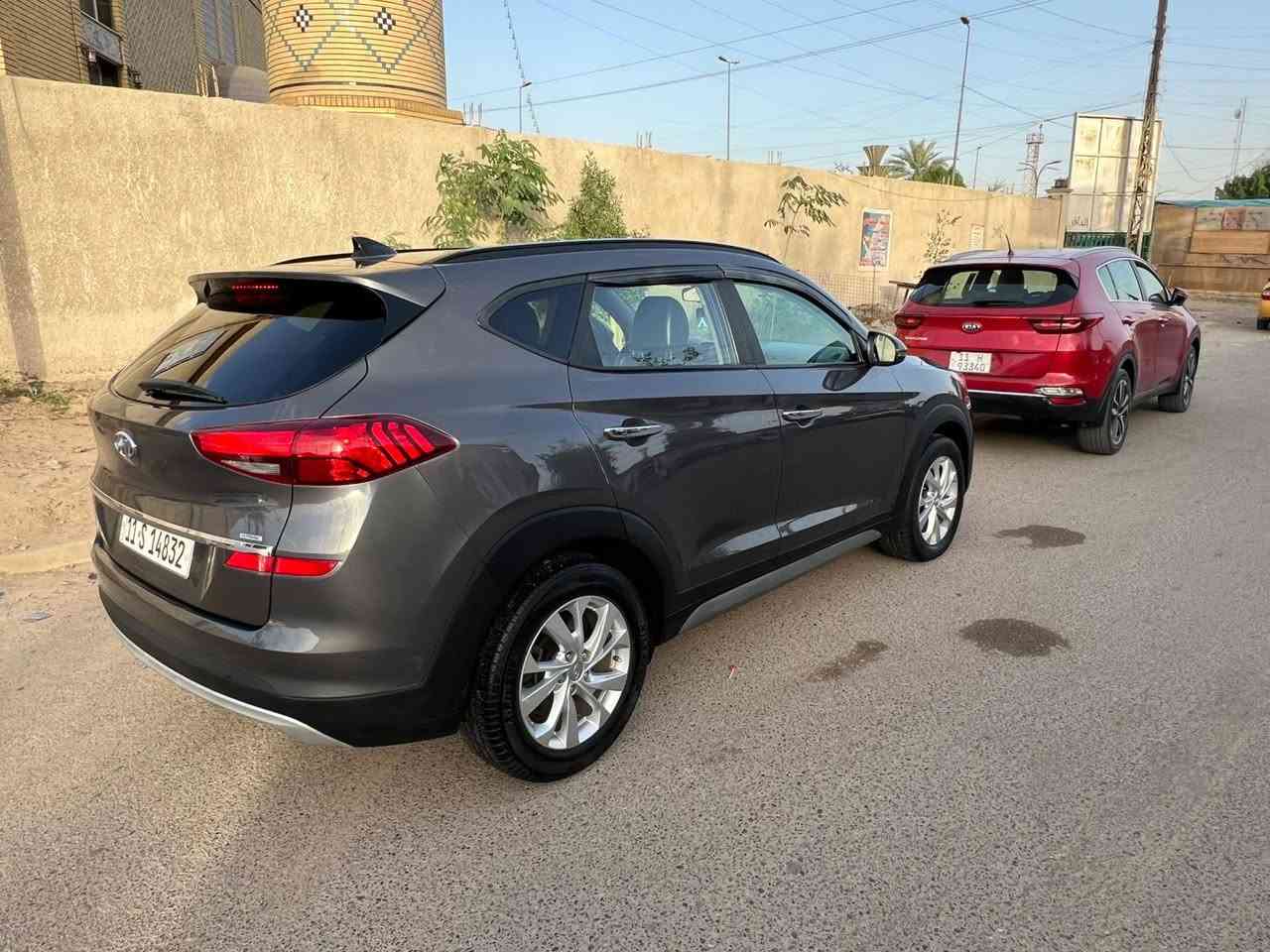 سلام عليكم توكسان موديل 2021
وارد امريكي حادثه فقط طعجه صغيره باب الجنطه  ونفسه معمره مصبوغه ربعه كما موضح بل صوره وهنااا بل عراق مكانين بارد صغار ما مبينات سياره فول موضفات بنوراما بصمه تحكم استيرن شاشا جبيره كشنات تدفئه تبريد ستيرن تدفئه تبريد داخل جلد فور ويل رادرات امامس خالفي فول مرصفات للخير السعر 162 $$ وبيه مجال 
الاستفسار الاتصال عله الرقم 
*********** 
مكان بغداد حي العلام شارع الرافدين
