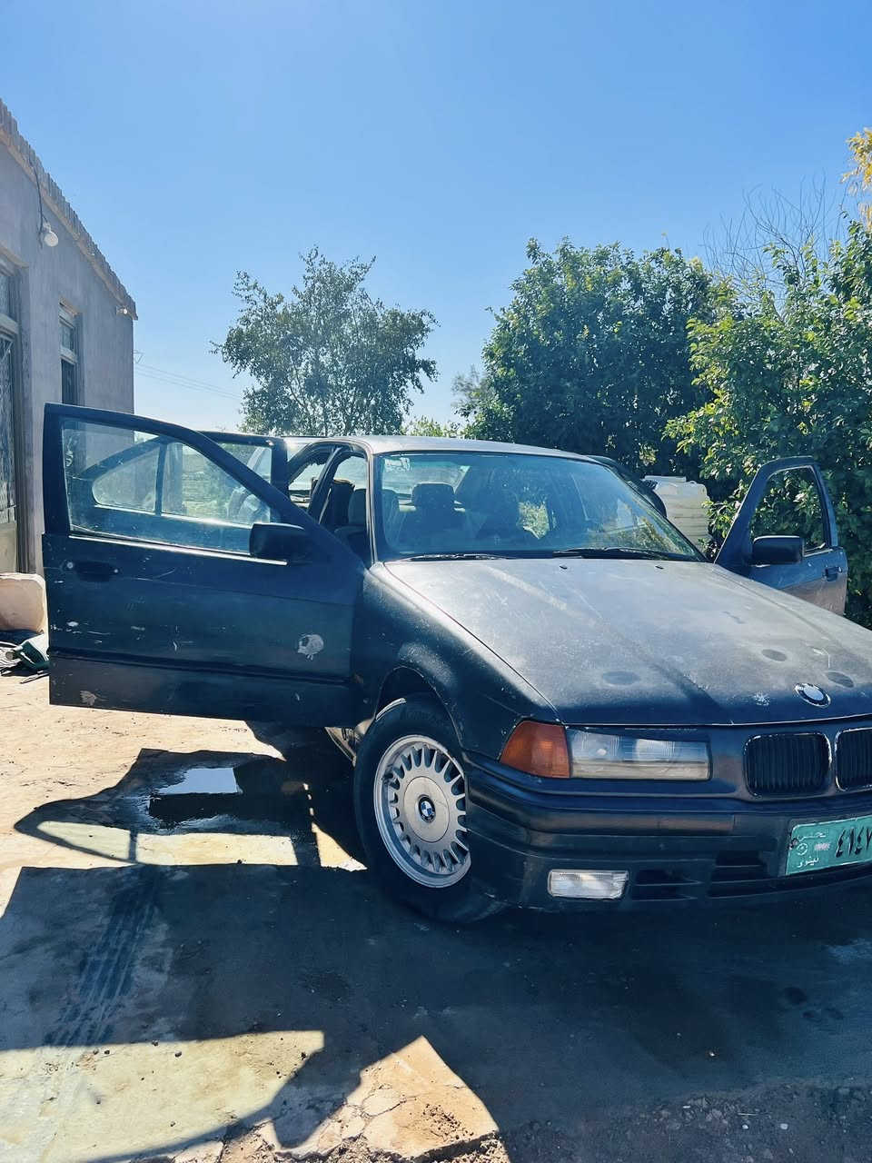 سلام عليكم من رخصة الآدمن BMW E36 السعر (9) $ أوراق  مكينتها مستحقة تجفيت كير اكسل شرط سيارة بلادية رقمها فحص نينوى صاحبها ما اندلة أبيع كوم حديد أتعهد سرقة وعشائر تخم تاير جديد كهربائياتها كلها شغالة اترايك وين ما يعجبك العنوان سامراء اتصل ع ***********
