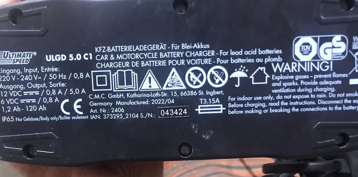 شاحن بطاريات ٦/١٢ ڤولت يشتغل وطني ومولد ضمان يومين الصنع الماني السعر بس ١٠ الف قطع محدوده موجود توصيل مجاني داخل كربلاء  للتواصل خاص او واتساب ***********
