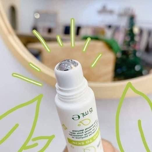 Simple eye revitalizing roll on ❤💛 كريم مرطب للعين  ☑من سمبل ضد التجاعيد والهالات السوداء والانتفاخ  ☑وذاك بفضل مكوناته الطبيعية المستخلصة من الخيار والنباتات الطبية  التي تشد التجاعيد   ☑ويحتوي على النياسين امايد الذي يفتح لون الهالات  وكذلك يحتوي على البيبانثين الذي يرطب البشره  ❤الاستخدام : مسح حول العين صباحا ومساءا بواسطة الرولة.
سعر  15
الاصلي


**إذا كنت صاحب هذا الإعلان وتريد حذفه لأي سبب، رجاءا أرسل رسالة إلى الدعم الفني**