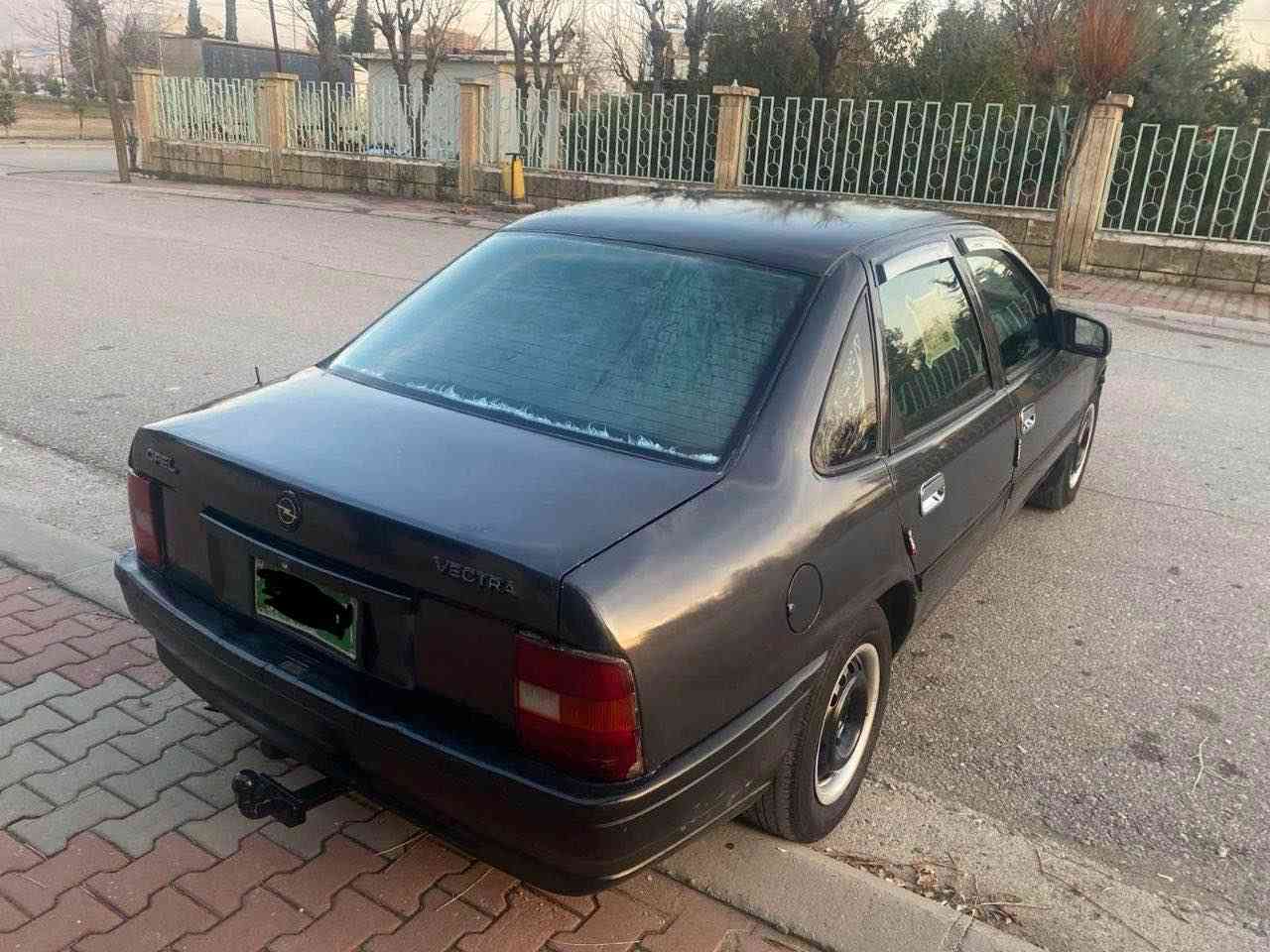 ئۆپڵ ڤیکترا بؤ فرؤشتن (گؤرينه وه ش ئه كه م له سه ر دل گرتن )مەکینە 16 فەل گیرعادی ئارم پلاسیک دهۆک بەشەرتی ئارم ئەوەلیاتو موسوبراوە بەشەرتی گیرومەکینە کارەبایی ناوگیچ هەموی مەزبوتە گەرمیو فڵچەی مەزبوتە ته قه و ره قه ي تيا نيه دەعمولیدراوی نیە سەیارەکه ده رو ناوي نمونه يه له جواني سعري ٢٦ گه لاو كه مئ مه جال مشته ري ته له فونكه يان چات ژماره ..*********** دخان, السليمانية
