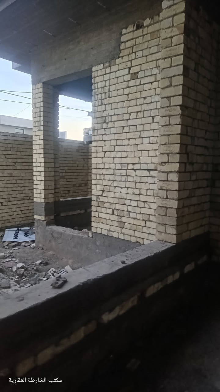 🏠 هيكل بناء حديث.. صُمّم ليكون بيت العمر! 🏠
إذا كنت تبحث عن الرقي، والمساحة، والموقع القريب من كل شيء.. مكتب الخارطة العقارية يقدم لك هذا العرض المميز:

📍 الموقع: الحلة -قرب كوين بارك . 🛣️ المميزات: الشارع بي #مزارع_جميله_جدا وشوارع واسعة (10) متر مبلطة،قريبة جداً من الشارع العام.

✨ تفاصيل البناء (تصميم عصري):
المساحة 200 متر #زراعي_سند٢٥ ، مقسمة بذكاء لتتوفر لك الراحه
🛌 غرفتين منام واسعة.
🛋️ صالة استقبال فخمة + قاعة داخلية مميزة .
🍳 مطبخ تجاري.
🚿 صحي مجمعات (داخلية وخارجية).
🚗 كراج سيارة واسع .
💰 السعر: 135 مليون (وبيه مجال قليل للجادين).
📱 لا تضيع الفرصة.. اتصل الآن للمعاينة: ***********
📍مكتب الخارطة العقارية نحن لا نبيع عقارات فقط.. نحن نختار لك مستقبلك.
