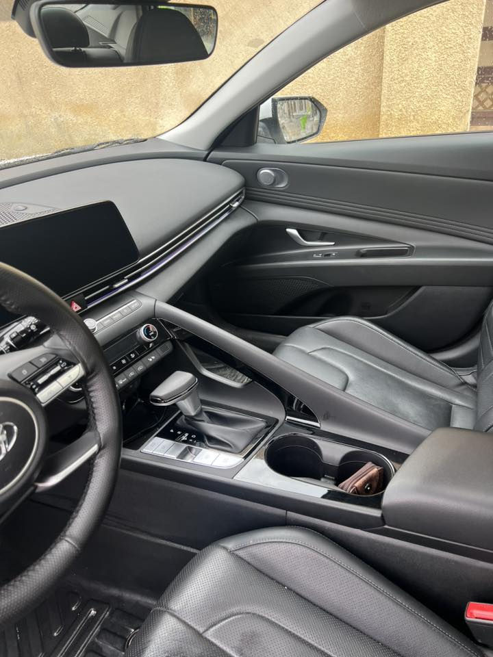 السلام عليكم
الانتره للبيع موديل 23هايبرد   رقم بغداد فول مواصفات 1/1لمتد ومواصفات لمتد معروفه سياره حادث كما موضح بالسونار امريكابالمنشور  سياره حيل نظيفه استخدام شخصي ماشيه 50  السعر 170 وبيه مجال الاتصال 

***********
