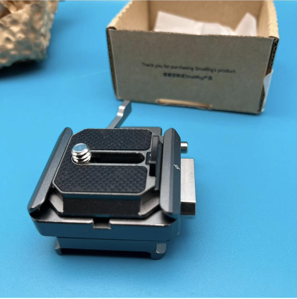 تفاصيلهه اقراهه
هذا المنتج هو SmallRig HawkLock H38 Arca-Swiss Quick Release Plate (طراز 4639).الاستخدام: مصمم خصيصًا لربط الكاميرات بأمان بمثبتات DJI (مثل RS 4/RS 3/RS 2) باستخدام نظام Arca-Swiss.الميزات: يتميز بهيكل سريع الفك مع قفل أمان ومسمار لتحديد الموقع لمنع الانحراف، بالإضافة إلى تصميمه الذي يخفض مركز الجاذبية لزيادة الاستقرار.التوافق: متوافق مع قفصSmallRig HawkLock (HawkLock Quick Release Cage) ويدعم التثبيت من الجانب أو الأعلى / السعر 18 الف


**إذا كنت صاحب هذا الإعلان وتريد حذفه لأي سبب، رجاءا أرسل رسالة إلى الدعم الفني**