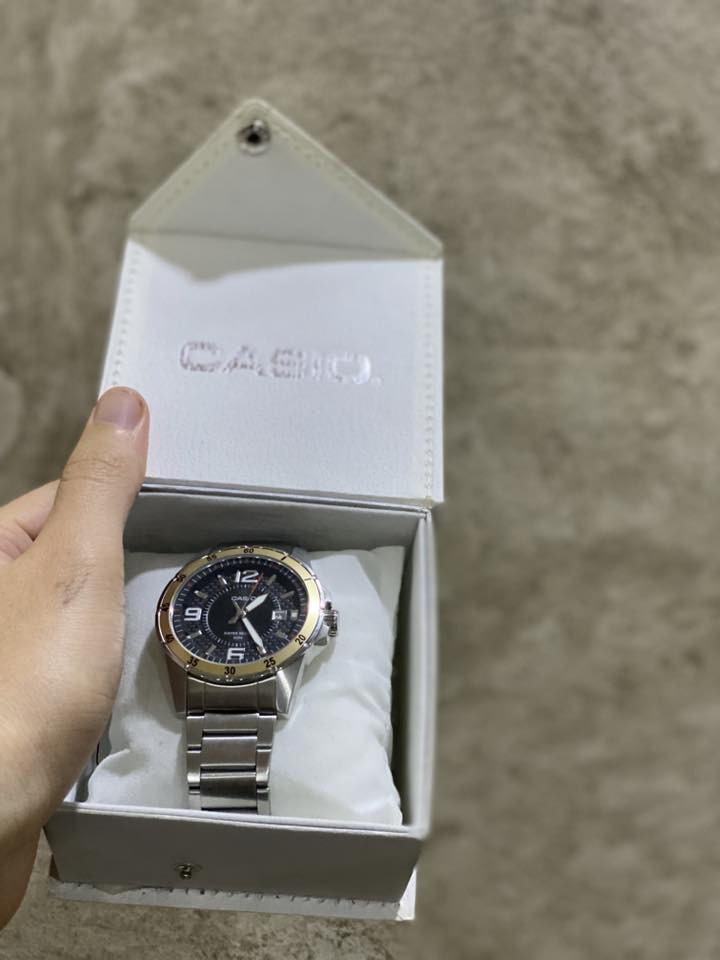 ساعة كاسيو رجالي جديدة ممستعملة السعر60.   ساعة دانيل كلاين جديدة هم ممستعملة 35


**إذا كنت صاحب هذا الإعلان وتريد حذفه لأي سبب، رجاءا أرسل رسالة إلى الدعم الفني**