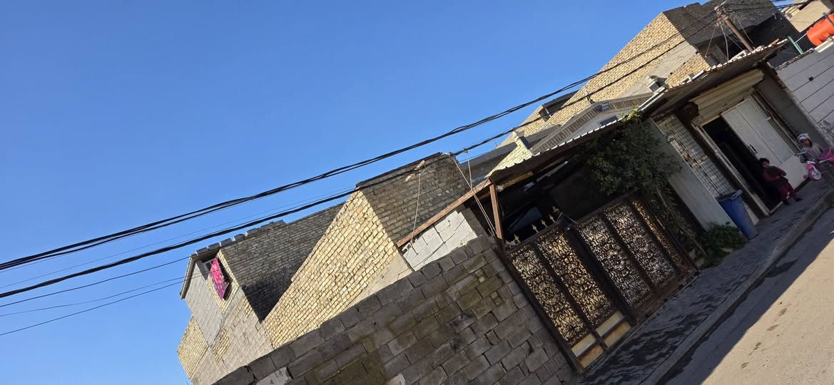 سلام عليكم دار للبيع بغداد الشعلة الدوانم المساحه 240 متر واليحب ينتصل ويشوف السعر وبي أسواق 📍***********
📞
