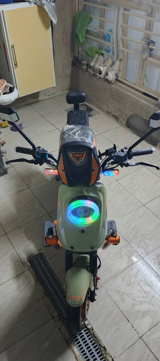 السلام عليكم 
دراجه 900H
للبيع فقط 
مواصفات 
خمس بطاريات 32امبير HIS 
العقل رياضي 
ممشاه 4000
الملف 2000wرياضي 
مشتريه ب2024شهر9
بركاته دسك هايدروليك 
ثلاث انضمت تشغيل
 سويجين 
تايرات جدد
السعر واتساب ***********
