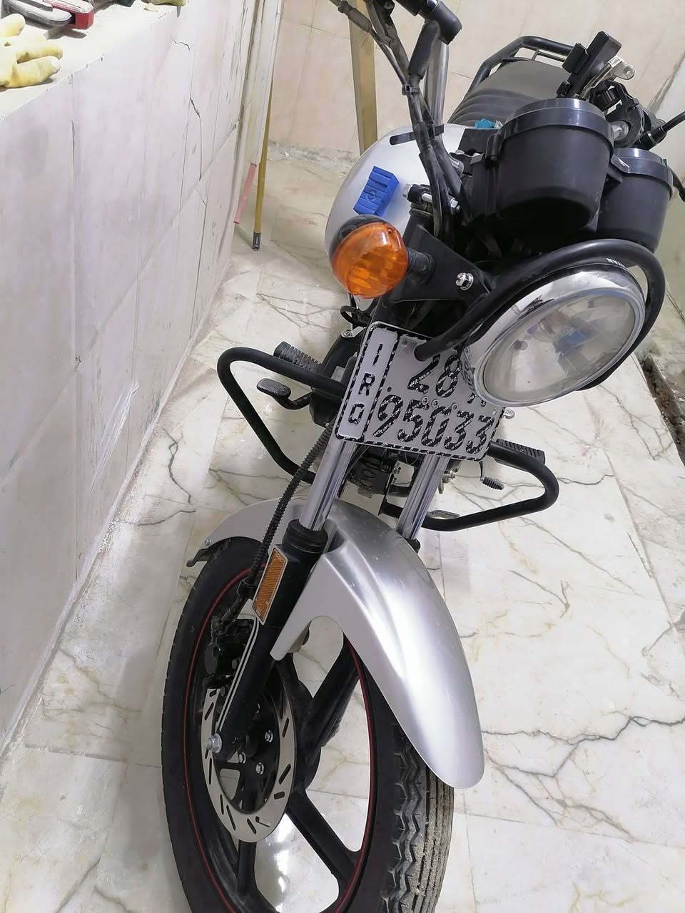 السلام عليكم
دراجه دايون ريان للبيع
مديل / 2023 /طالعه ب2025 بشهر الخامس 
حجم المحرك /200cc
مكانها /النجف _شارع المدينه
الدراجه مرقمه نجف رقم انكليزي . تحويل مباشرة
السعر مليونين وربع وبيها مجال
 ملاحظه /  تجي تفحص وتأخذ لاي مصلح بالنجف.

رقمي *********** بس واتساب.
