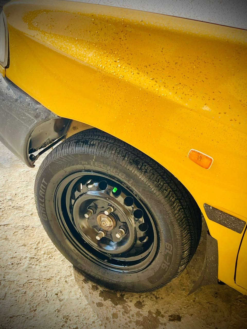 سلام عليكم سايبه موديل 2010
وصل.خط او نقل بيهه مستمسكات راعي موجوده 
فقط تلفون راح مني سياره حلوه شواصي مكفوله مكينه حلوه ترايك وين ما تريد سنويه عظم ساقطه لحد 2021
مكاني بغداد السعر 15 بيه مجال سياره عظمته حلوه 
مال جناي كهربائي كله شغال ما عوزه شي
‏‪***********‬‏
