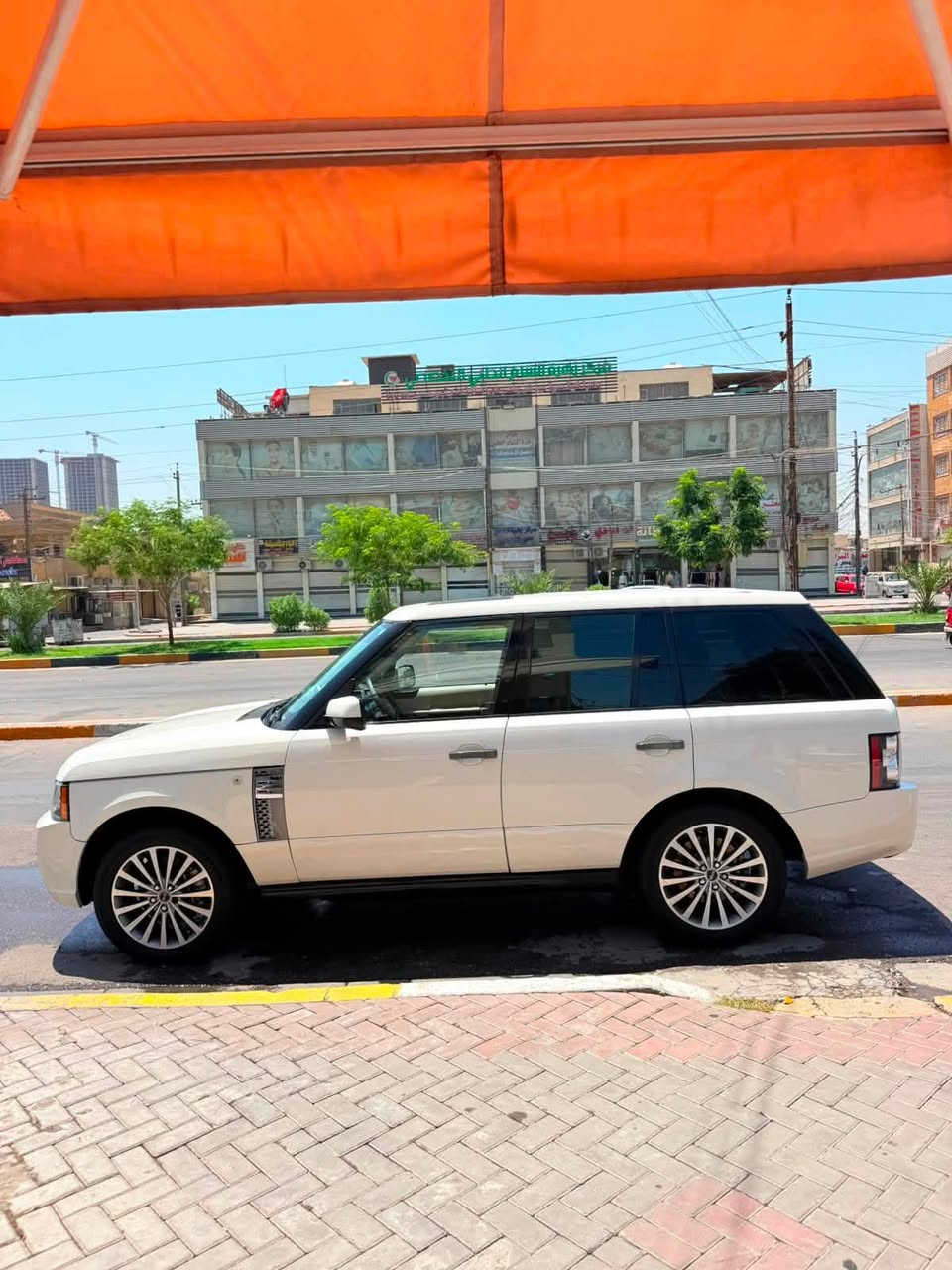 السلام عليكم رانج روفر 2010 v8 بدون سوبر المرغوب
سيارة كلش حلوه وجاهزه

سعر 140 وبيها مجال

***********

