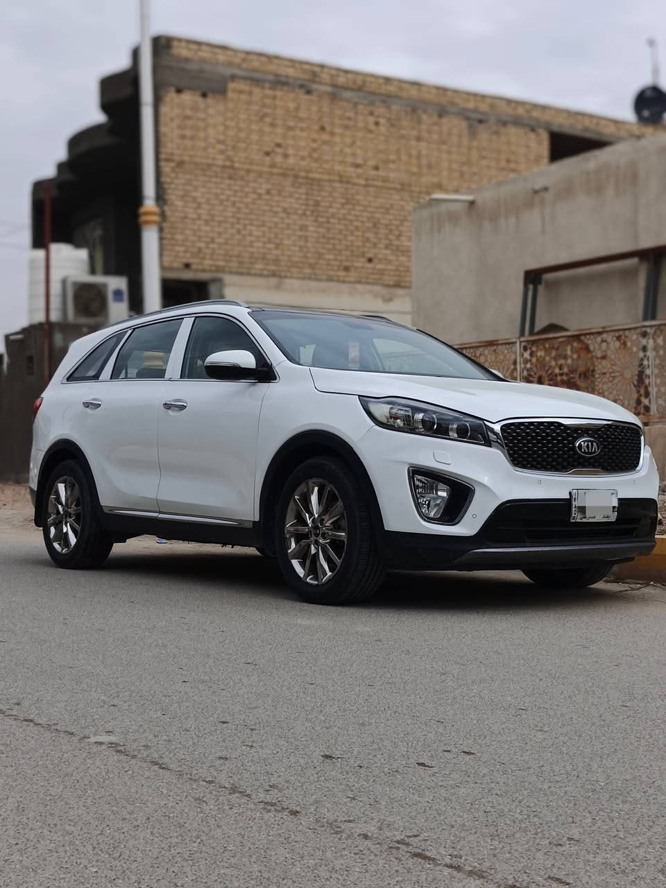 السلام عليكم
كيا سورنتو 2015 شكل 16 خليجي مكفوله كفاله عامة عدا حافة البنيد رش اثر زلوغ مو ضربة والباقي كفالة عامة فول موصفات VIP
حساسات امامية + خلفية
زراك لايت 
عدسات زنون
اشاير بالمري 
نظام ترحيب
بصمة دخول 
6 سلندر
لدات امامية خلفية 
بصمة تشغيل 
عداد شاشة 
شاشة عطلات 
شاشة صغيرة
كامرة دوارة 
بونراما 
كشنات جلد 
ثلاث قطع تبريد 
تبريد كشنات
كشنات كهرباء 
سبعة راكب 
تحكم ستيرن فول 
ماشية 90 km
رقم بغداد 
والسياره بيه بعد هواي موصفات السيارة 1/1 فول للأخير اعلى فئة بالسورنتو السيارة ما متعوبة على يد 3 من 2015 ولحد الان 
السياره حيل نضيفة السعر 205 وبيه مجال بسيط للاسفسار الاتصال على الرقم *********** عنوان السيارة ذي قار
