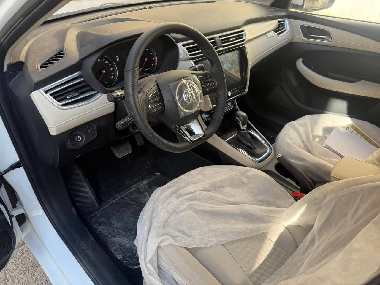 السلام عليكم ورحمه الله وبركاته جمعة مباركة عل الجميع للبيع MG5 موديل 2025 زيرو  ضمان٦سنوات بوضع الشركة رقم اربيل بسمي حاليآفحص مؤقت وره العيد أن شاء الله أرقمها أو لي اصير من قسمته كبل اصير ابسمه اويريد وكاله اوبسمه حاضر السعر١١٥ كامل مع الرقم  أي ستفسار هذا رقمي *********** او ***********هذا الخط الاثير بي واتساب اسف عل الاطاله
