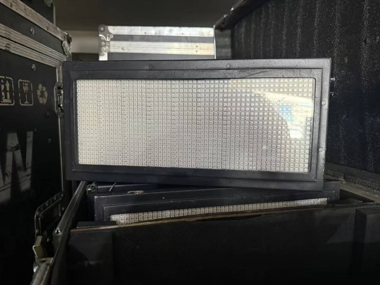 1080LED strobe light, 45 pieces, including five flight cases


**إذا كنت صاحب هذا الإعلان وتريد حذفه لأي سبب، رجاءا أرسل رسالة إلى الدعم الفني**