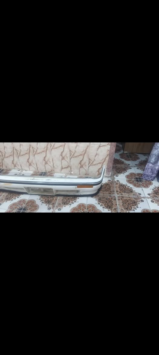 غراض هارتوب فنصه موديل ٩١ بك لايت أيسر عدد اثنين مع بجم كامل مثل ماوضح بالصوره مع دركه ستيرن كامله مع دعاميه مع فرس  مع تخم كشنات مع عمبار بريك مكان النجف السعر ٤٠٠   ***********
