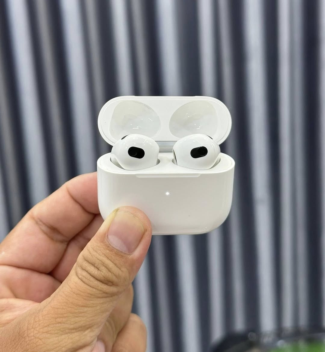 Air pods 3 اصلية باله أمريكي
بعدة بضمان شركة ابل بالإعدادات ما منتهي  النظافة 100% سيريل نمبر بموقع ابل ، شركة مصنعه ابل  امام مندوب وقبل دفع تكنك وتفحص 
السعر 25 الف بدون ربح يوجد توصيل سريع 
حجز واستفسار واتس اب فقط 
***********
