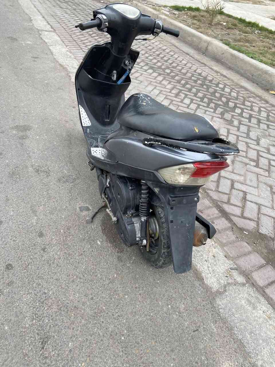 سلام عليكم دراجة ماكس عدلة مكينة ناعمة ع سلولي شرط ماتسمع صوتها وشرط لاتبخير ولا تنقيص نكرة سلف وهندر بدون بانزين كهربائيات كلها شغالة ستان تعليك وستان صفح سواداتها كلهن ختم واحد موجودات بالصور محتاج و اريد أبيع سعر 425 اتصل ع رقم وتشلع عيوني مكاني بغداد ساحة مظفر او جسر القناة ***********
