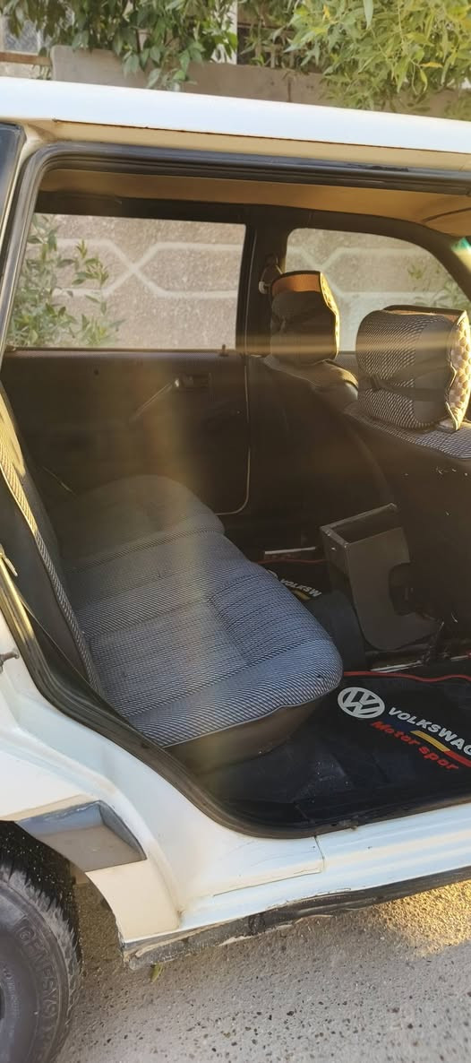 يا الله السلام عليكم
گولف باسات موديل 1991
سيارة حلوة مال كراب
كشرها نظيف وغرفتها ممتازة گير ومكينة مكفولات
رقم انكليزي سنوية نافذة وبأسمنة تحويل ثاني يوم

سعر 35 وبيها مجال 
المكان بغداد الدورة
*********** متواجد واتساب + فيسبوك
