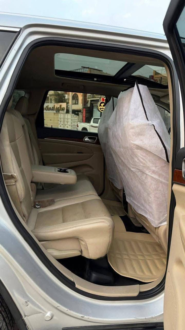 جيب كراند شيروكي
فول لمواصفات للاخير 
متومه سليمانيه شغل درجه أوله الله شاهد تجي وشوف 
بنراما 
تدفئه تبريد كشنات
جنطه كهربائي 
تحديد سرعه 
حساسات مري 
اهم تاير جديد
حدادييه فول ١٠٠/١٠٠
مكينه وكير مفولات 
السيارة جاهزة للاخير ونضافه احلا من صور بعد 
المكان الديوانية 
السعر ٧٣
 ***********
