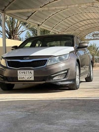 كيا اوبتما • ٢٠١٣ • حساسات وكاميرا