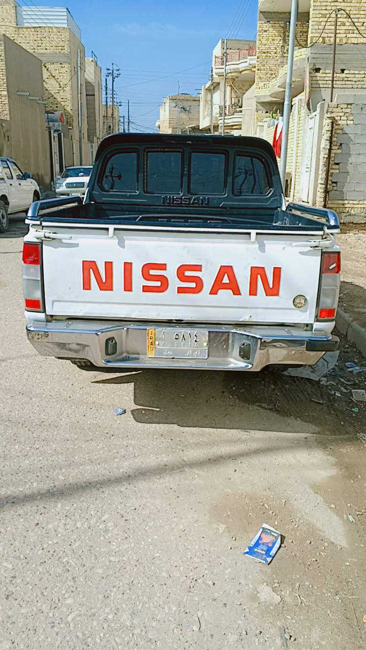 سلام عليكم بيكم نيسان 2008 سياره مكفولة من الضربه من عده جراد بلقماره مصبوغه بس القمارة المكان ميسان المجر الكبير  السعر 100 الاستفسار عله هاذ الرقم *********** / ***********
