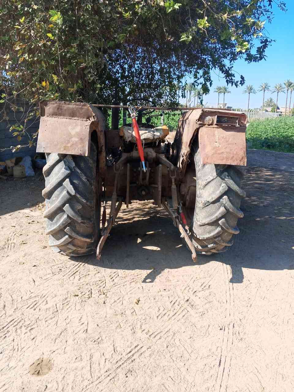 السلام عليكم للبيع عنتر موديل 88 حجم 71 جاهزة من كلشي محرك مجفت جديد باور سلف  كهربائيات تايرات جاهزه للخير المكان بغداد اليوسفية رقم *********** من رخصت الدمن
