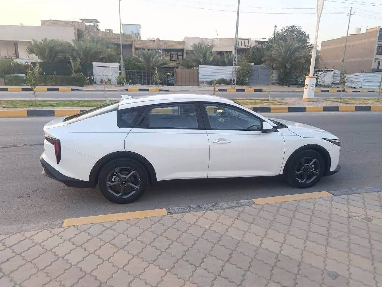 السلام عليكم K4 موديل 25
محرك 2000 دوش رقم شهداء ماشيه 19الف 
حادث فقط بنيد صور الحادث مرفوقه مع المنشور 
مواصفات بصمه 
بصمه ابواب بصمه جنطه مع حساس قتراب تشغيل عن بعد دخول ذكي لد امامي خلفي شاشه متصله سايد ابريك اوتو دكمه فول تحكم ستيرن فول قياده ذاتيه كامره خلفيه دقه عاليه كامره رادار مع حساس اوتو ستوب 
العنوان ناصريه السعر 165 وبيه مجال للاستفسار ***********
